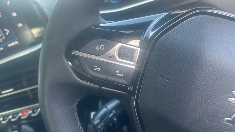 Peugeot 208 1.2 PureTech 100 Allure Premium + 5dr Petrol Hatchback